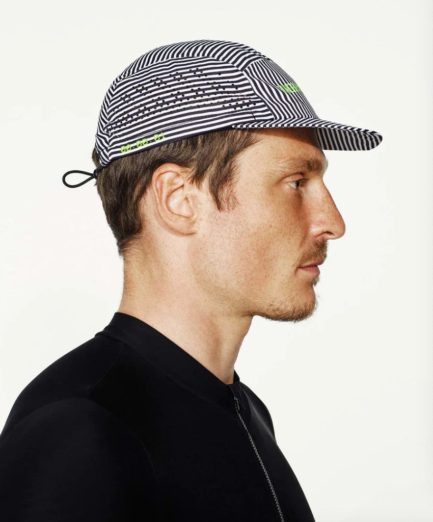 #CAP SUPER LIGHT STRIPES - BLACK / WHITE